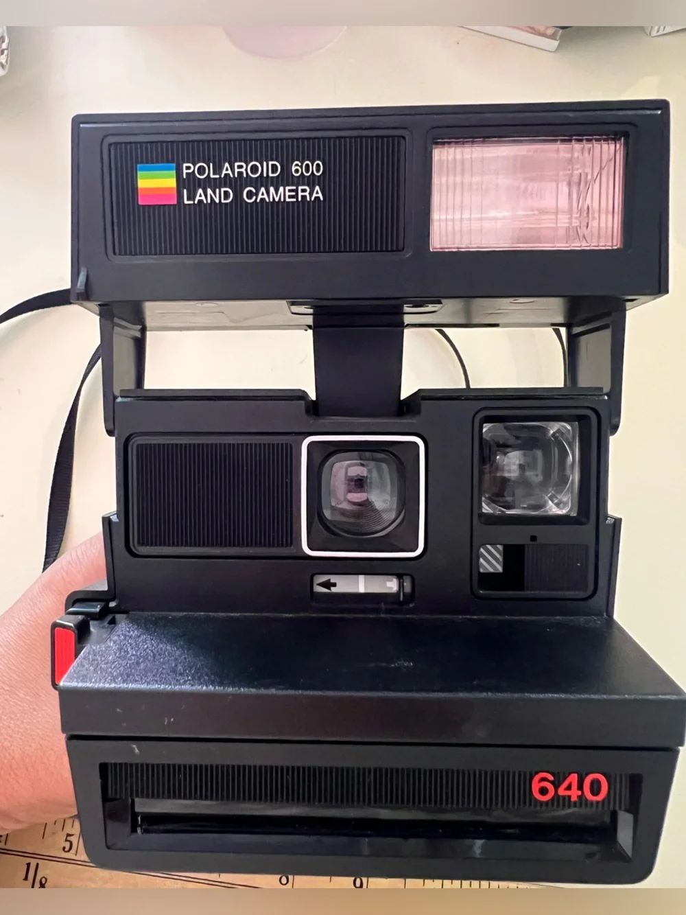 Polaroid 600 Land Camera model 640 fixed focus built in flash Black & Red Accent